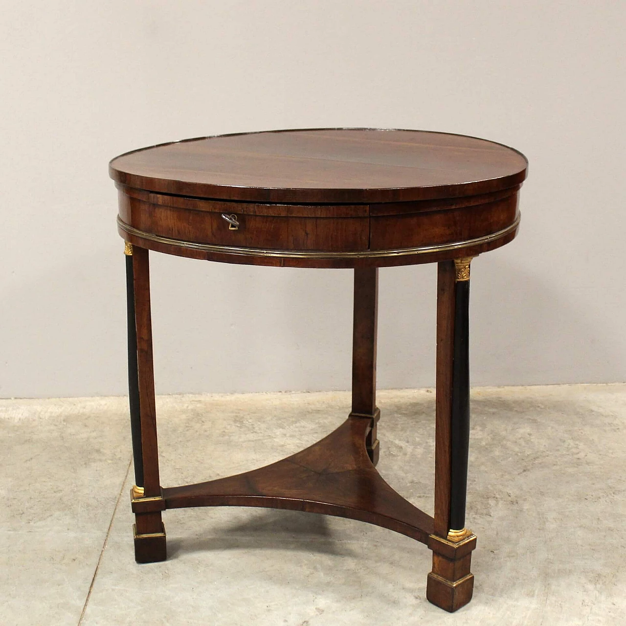 Empire coffee table in solid walnut and walnut veneer, early 19th century 5