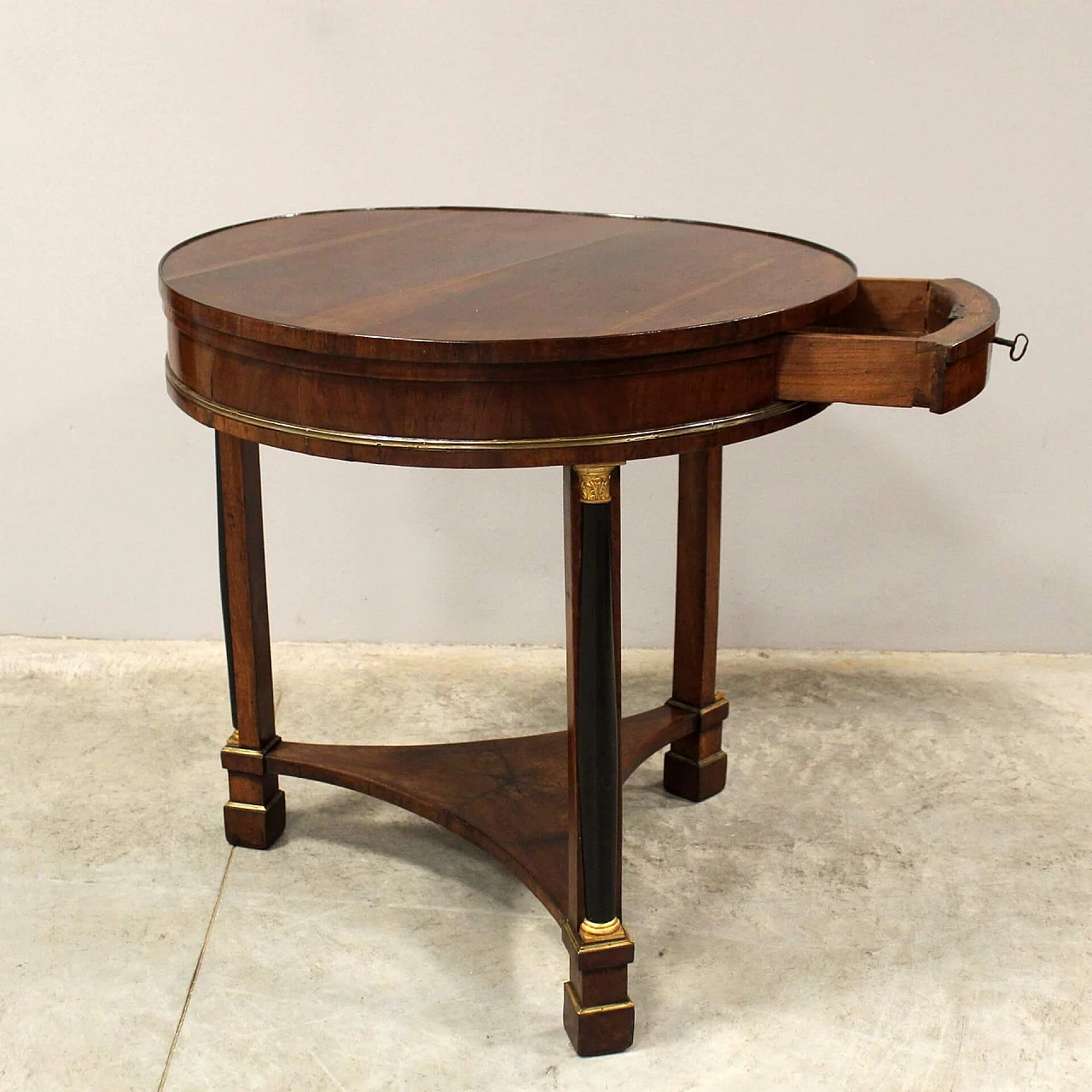 Empire coffee table in solid walnut and walnut veneer, early 19th century 6