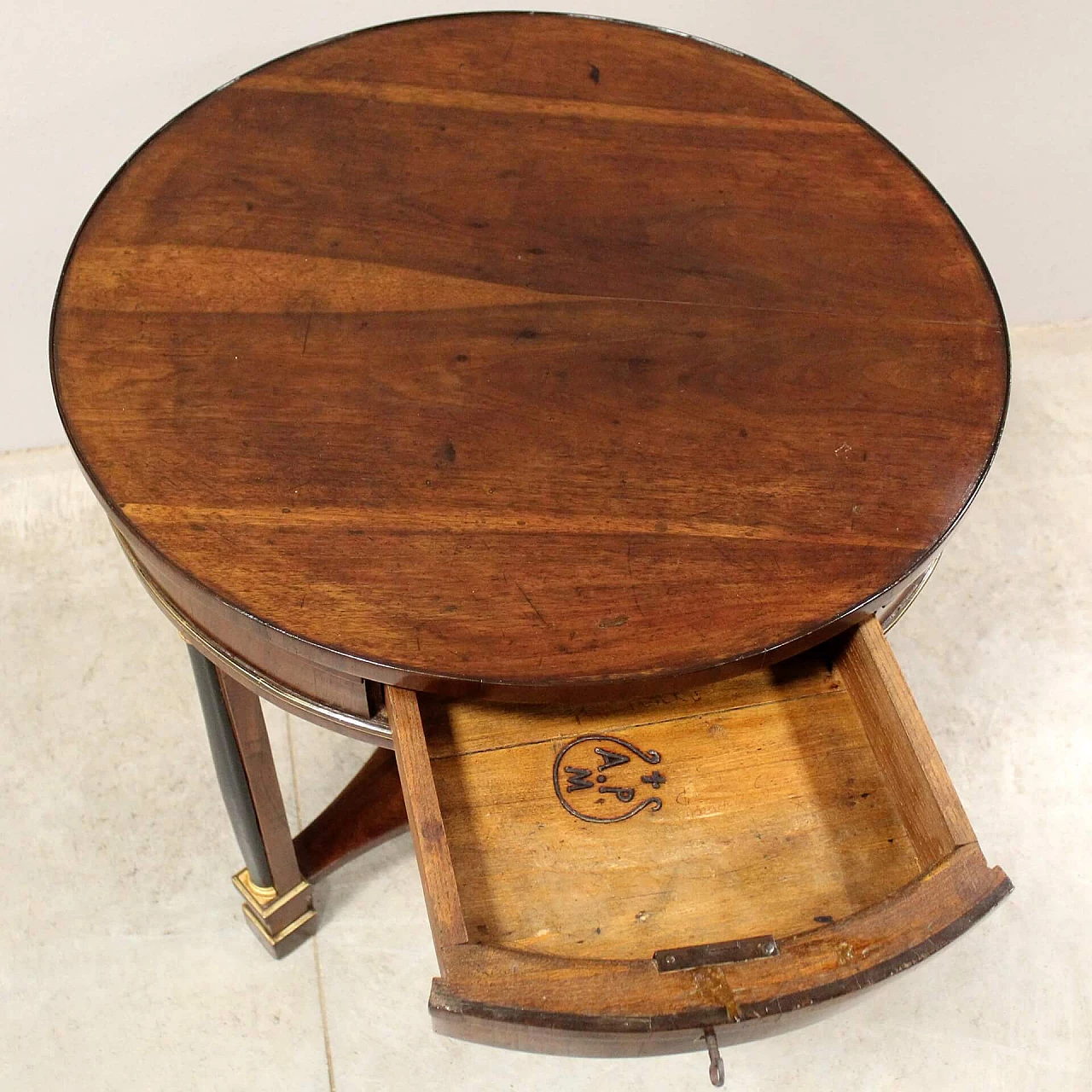 Empire coffee table in solid walnut and walnut veneer, early 19th century 9
