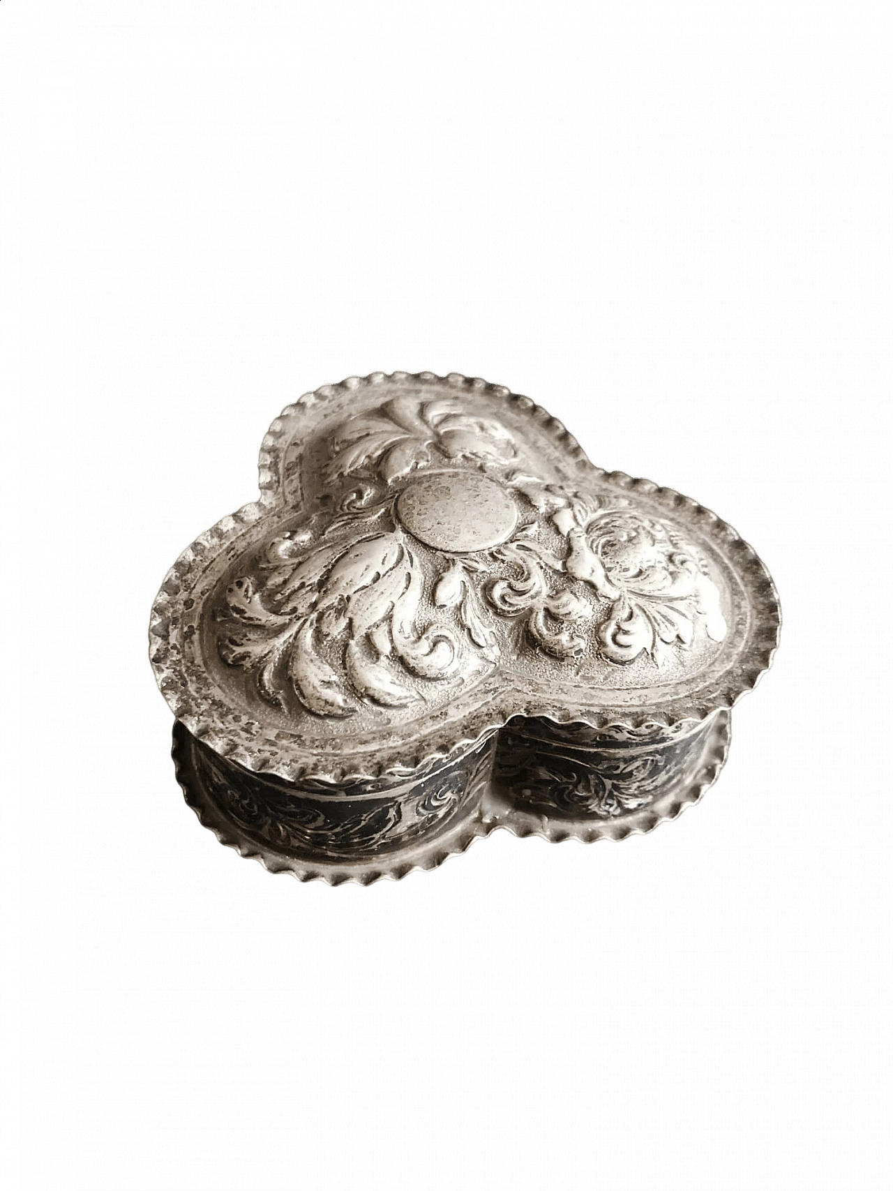 English 800 silver trefoil box, mid-19th century 13
