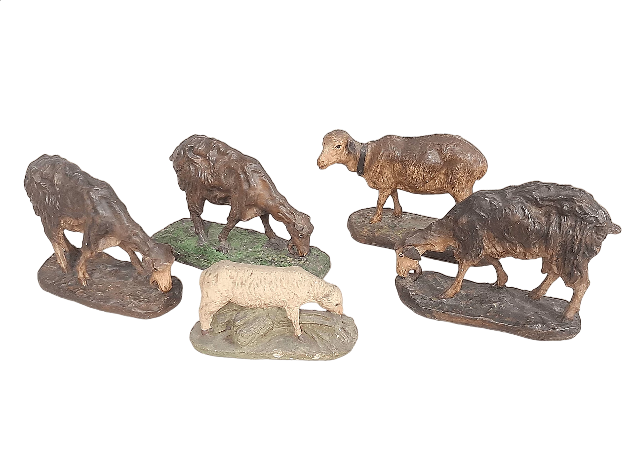 5 Nativity scene figurines in plaster and paper, late 19th century 11