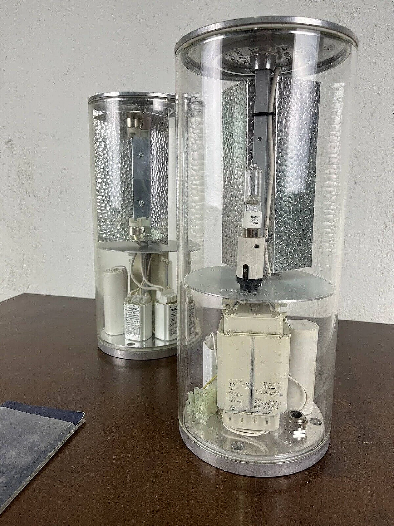 Coppia di lampade da tavolo Block 3095 di Fontana Arte, anni '80 10