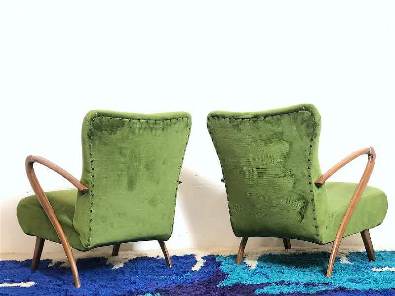 Pair of beechwood and green velvet armchairs by Paolo Buffa, 1940s 7