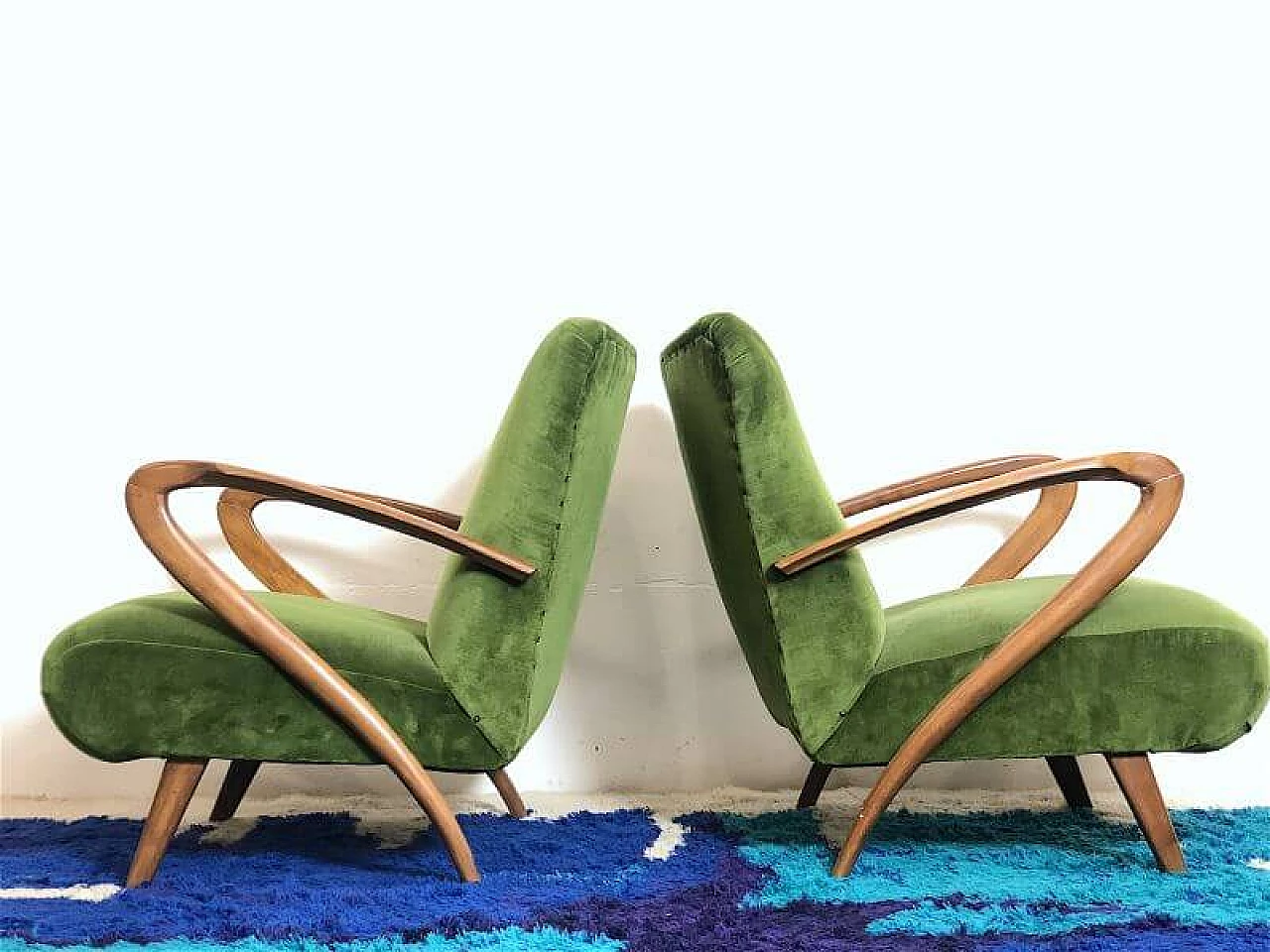 Pair of beechwood and green velvet armchairs by Paolo Buffa, 1940s 8