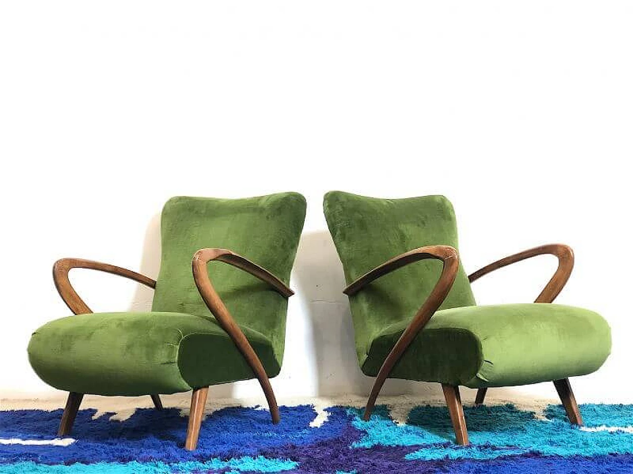 Pair of beechwood and green velvet armchairs by Paolo Buffa, 1940s 9