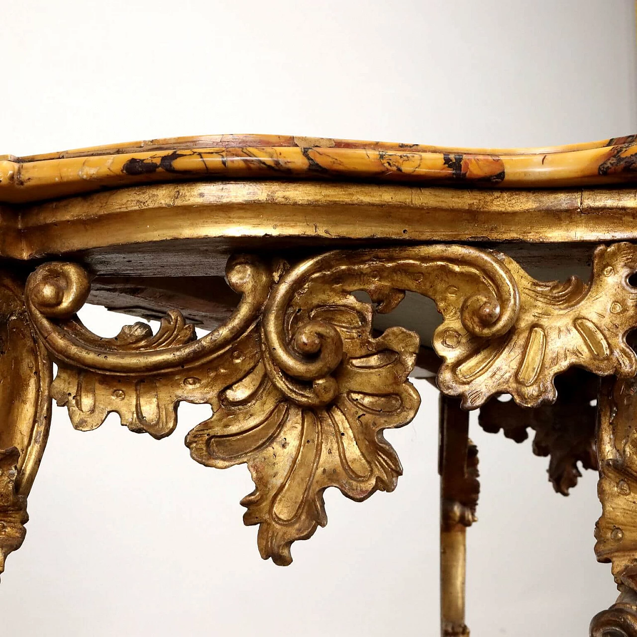 Baroque console table in carved and gilded wood, mid-18th century 8
