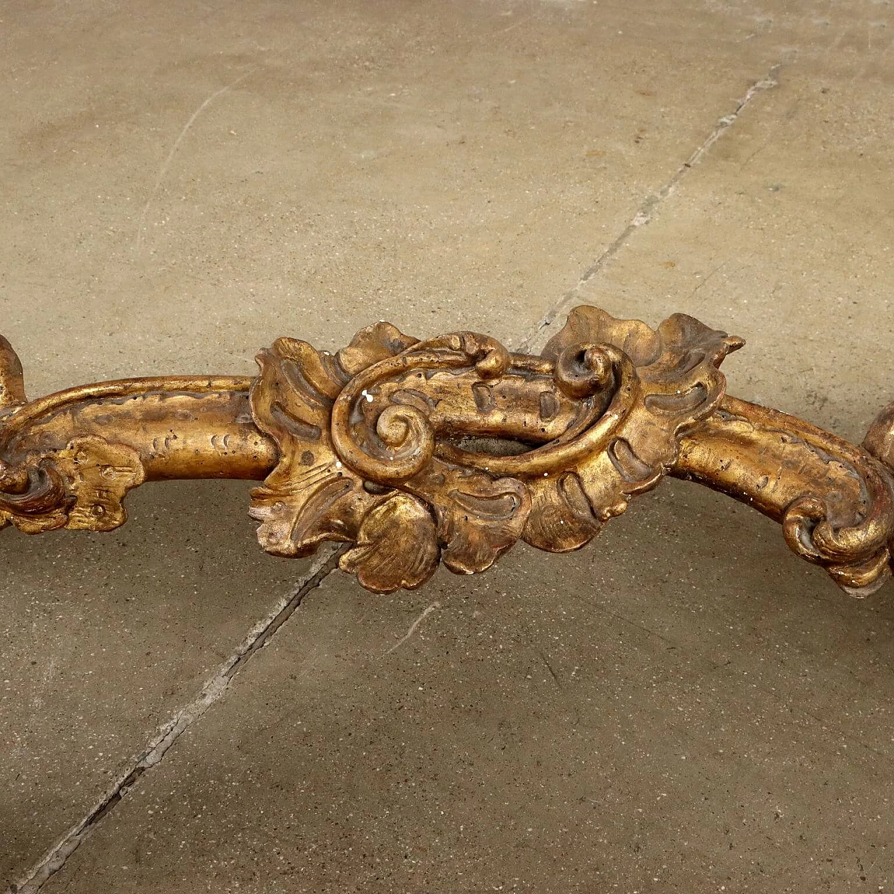 Baroque console table in carved and gilded wood, mid-18th century 9