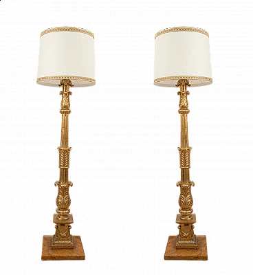 Coppia di lampade da terra Impero in legno dorato e intagliato, inizio '800