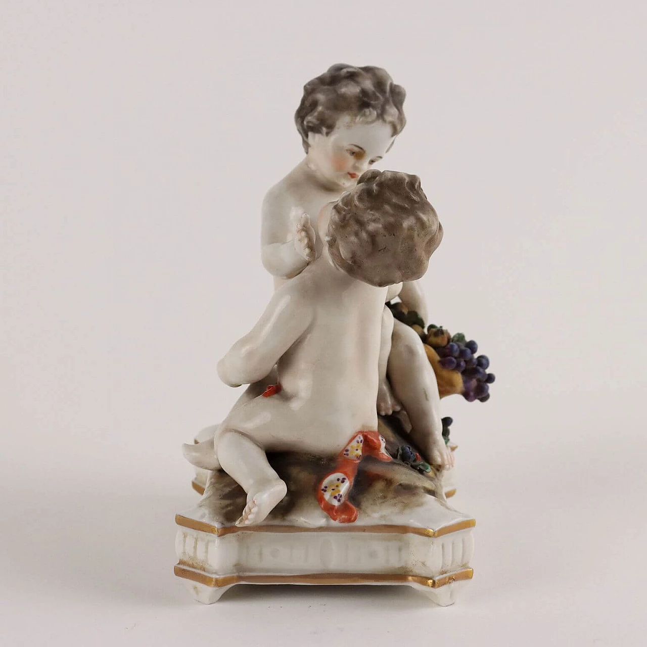 Pair of putti sculpture, Capodimonte porcelain, late 19th century 10