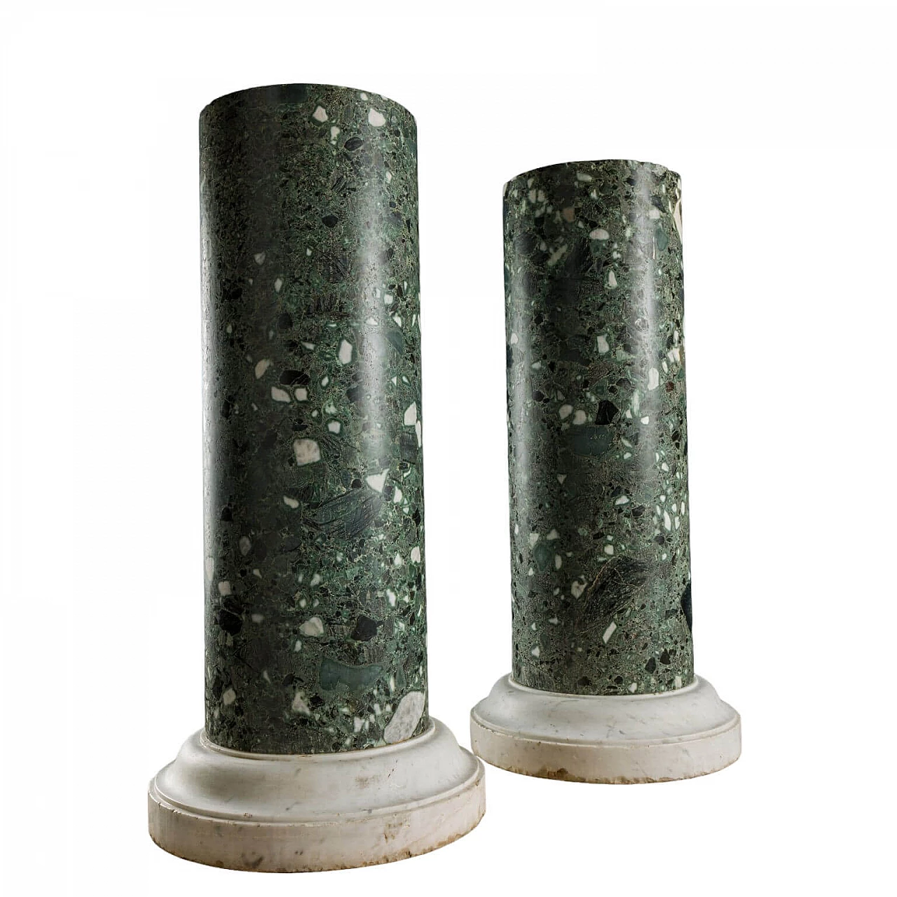 Pair of green and white Carrara marble bust holder columns, 19th century 1