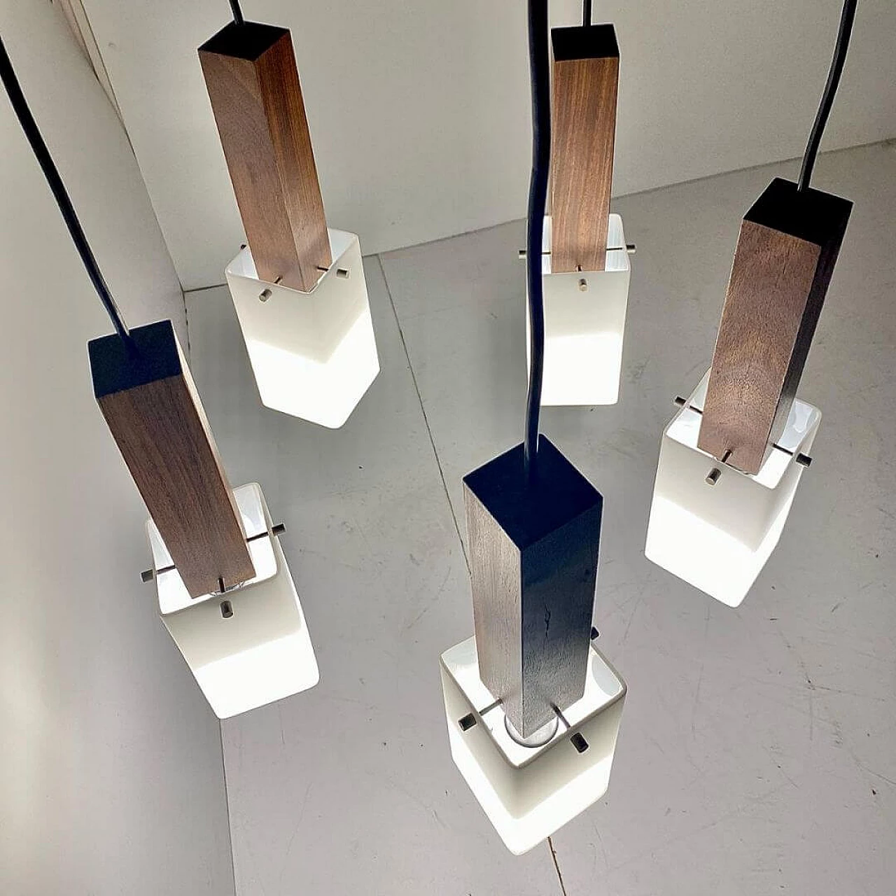 Five-light teak and acrylic chandelier by Guzzini, 1960s 6