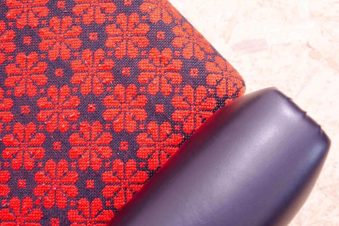 Coppia di poltrone cecoslovacche in similpelle e tessuto, anni '70 11