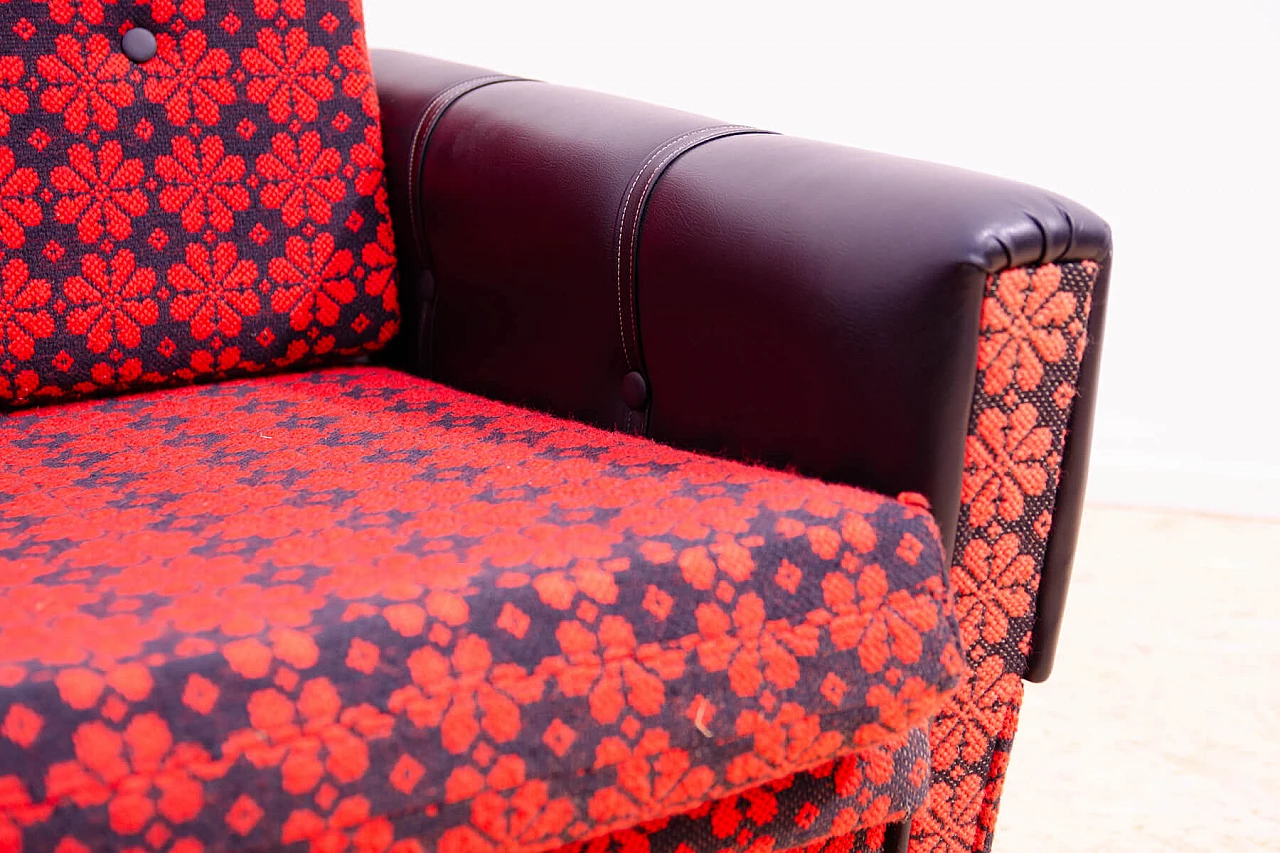 Coppia di poltrone cecoslovacche in similpelle e tessuto, anni '70 12