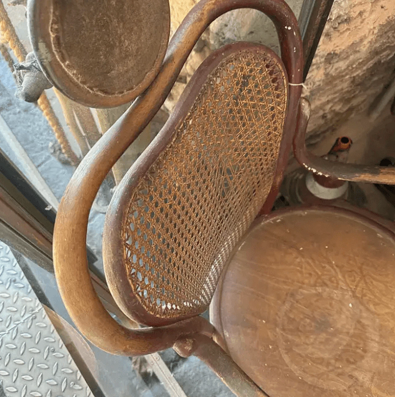 Tonet swivel barber's armchair in wood and wicker, early 20th century 7