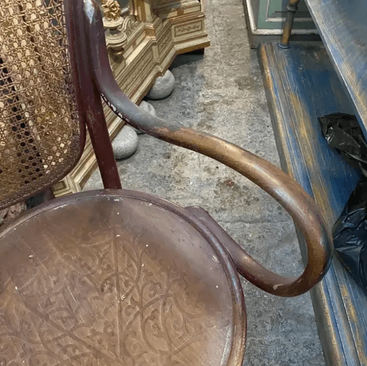 Tonet swivel barber's armchair in wood and wicker, early 20th century 10