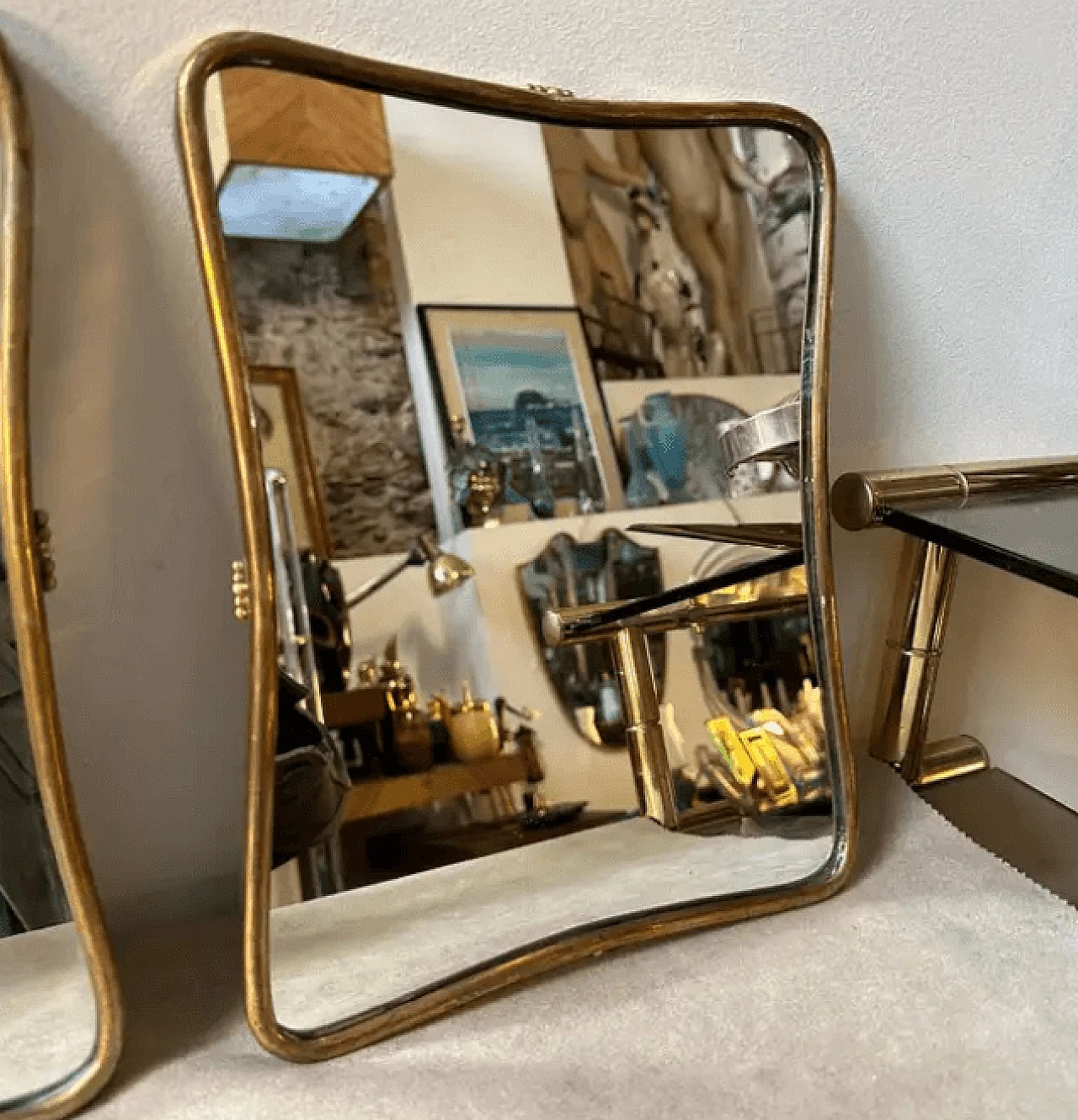 Coppia di specchi da parete piccoli in ottone nello stile di Gio Ponti, anni '50 3