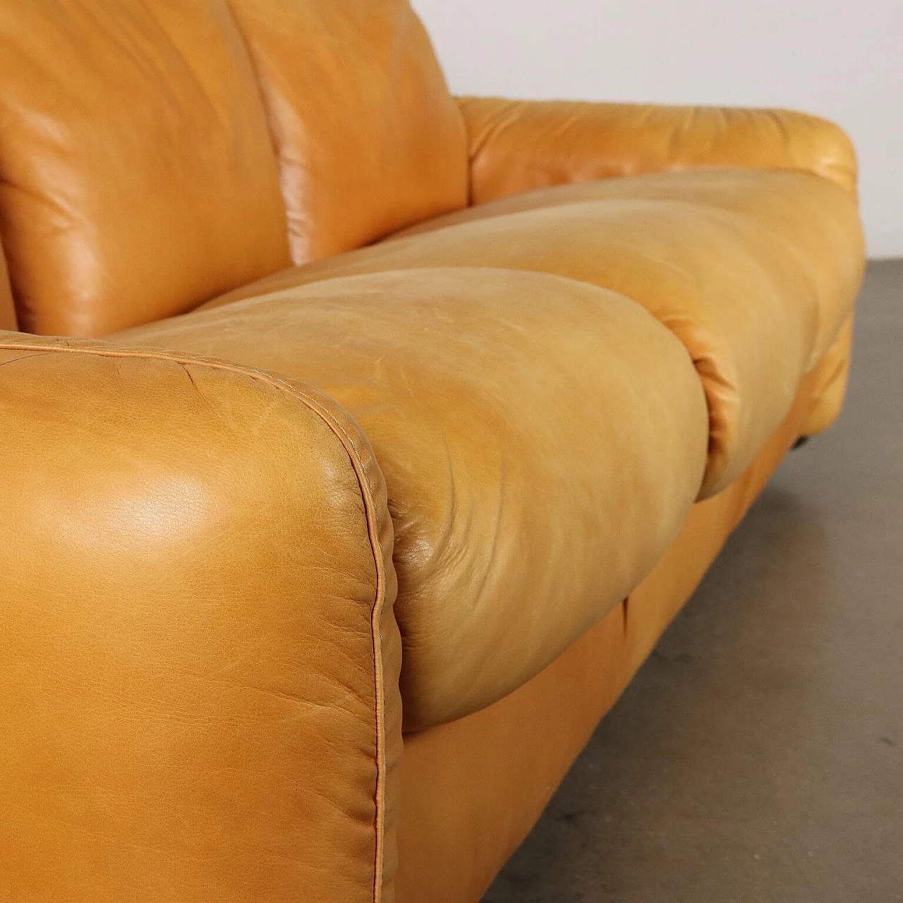 Piumotto three-seater leather sofa by Arrigo Arrighi for Busnelli, 1980s 5
