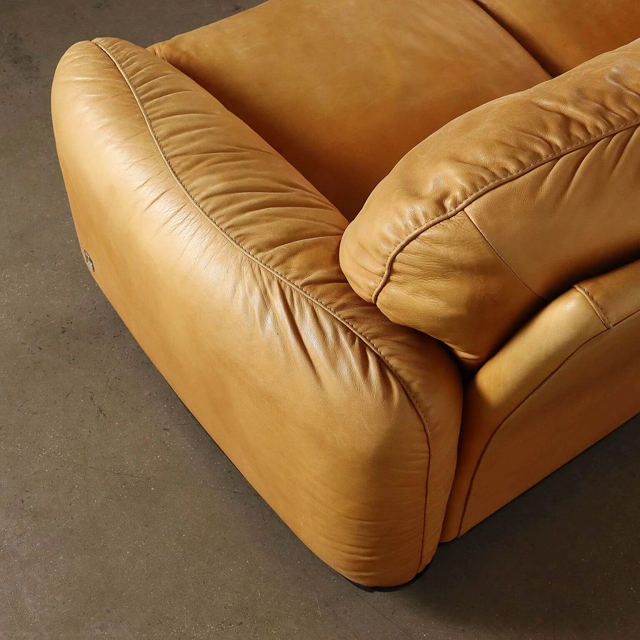 Piumotto three-seater leather sofa by Arrigo Arrighi for Busnelli, 1980s 7