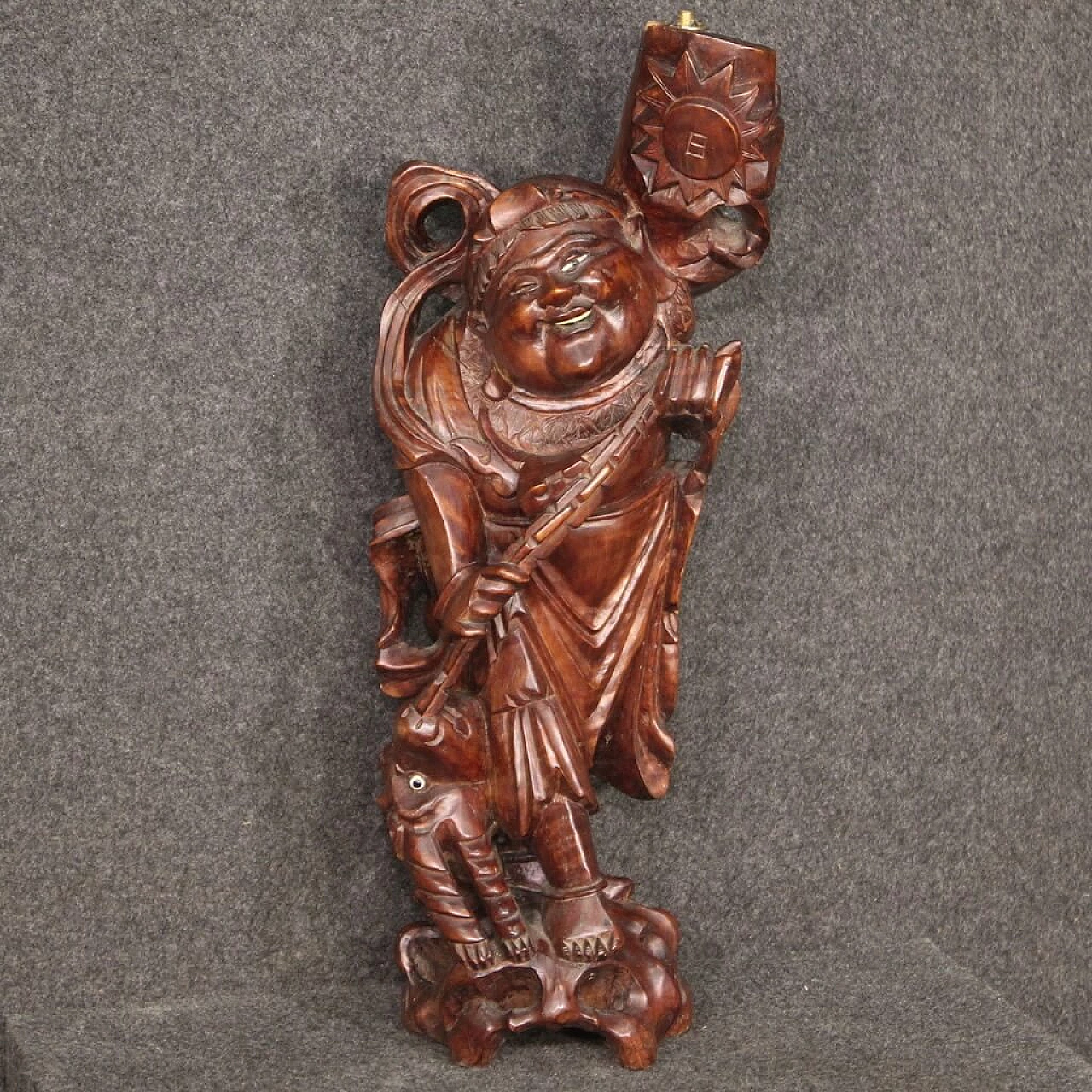 Figura con animale, scultura orientale in legno, anni '60 1