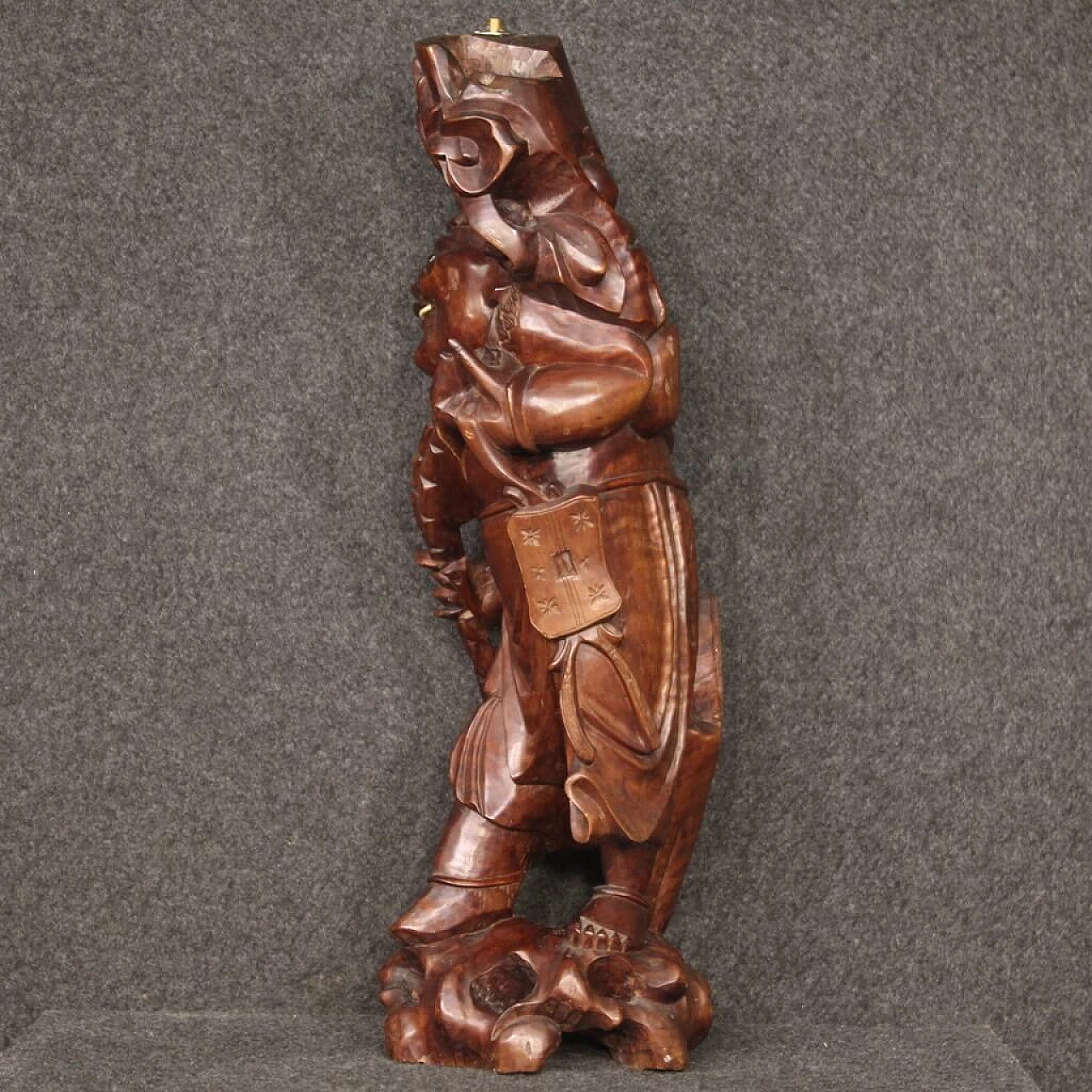 Figura con animale, scultura orientale in legno, anni '60 6