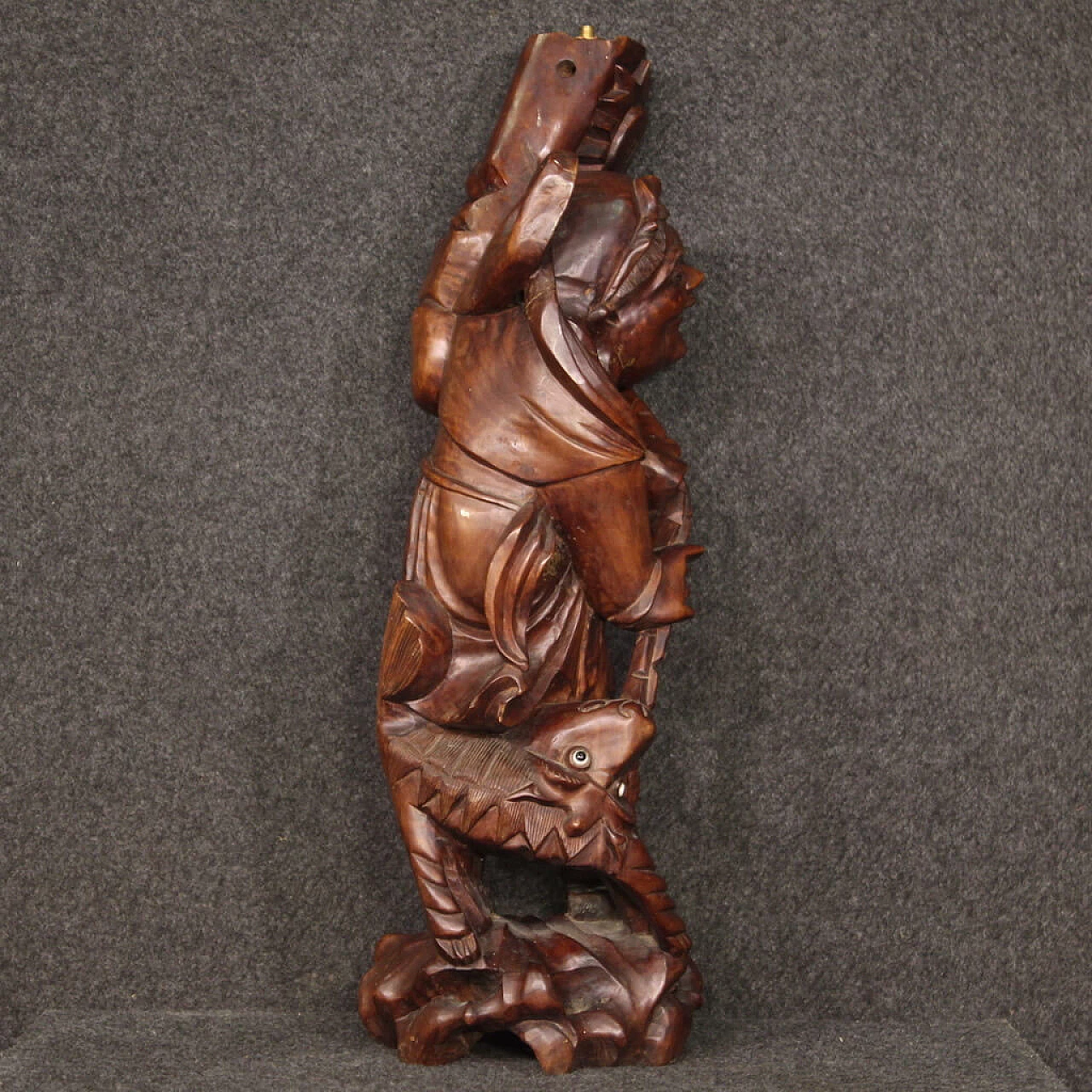 Figura con animale, scultura orientale in legno, anni '60 8