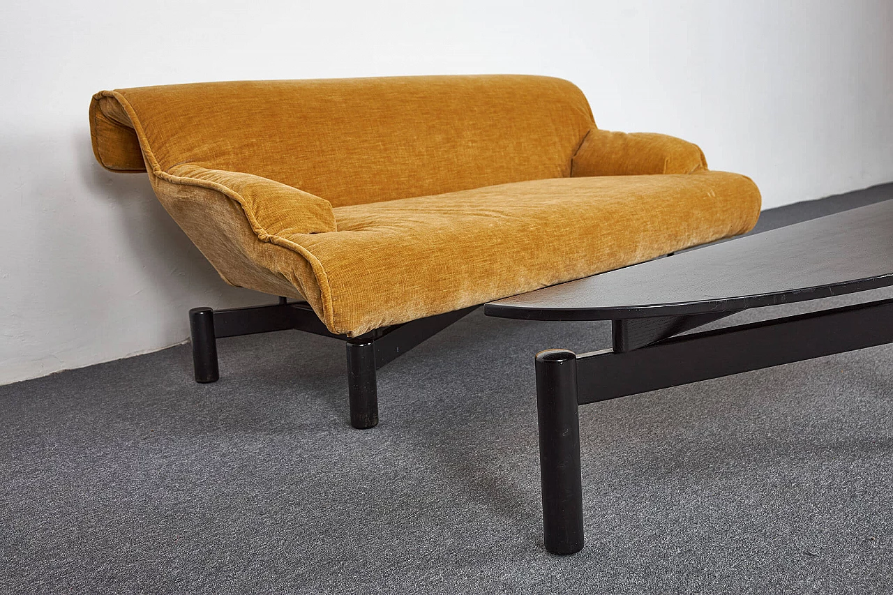 Sinbad sofa and coffee table by Vico Magistretti for Cassina, 1981 1