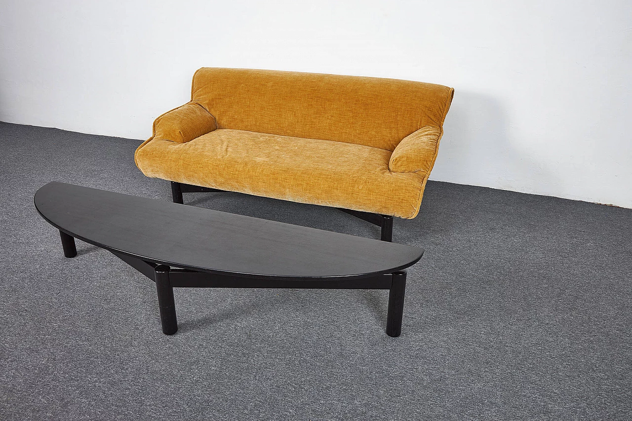 Sinbad sofa and coffee table by Vico Magistretti for Cassina, 1981 3