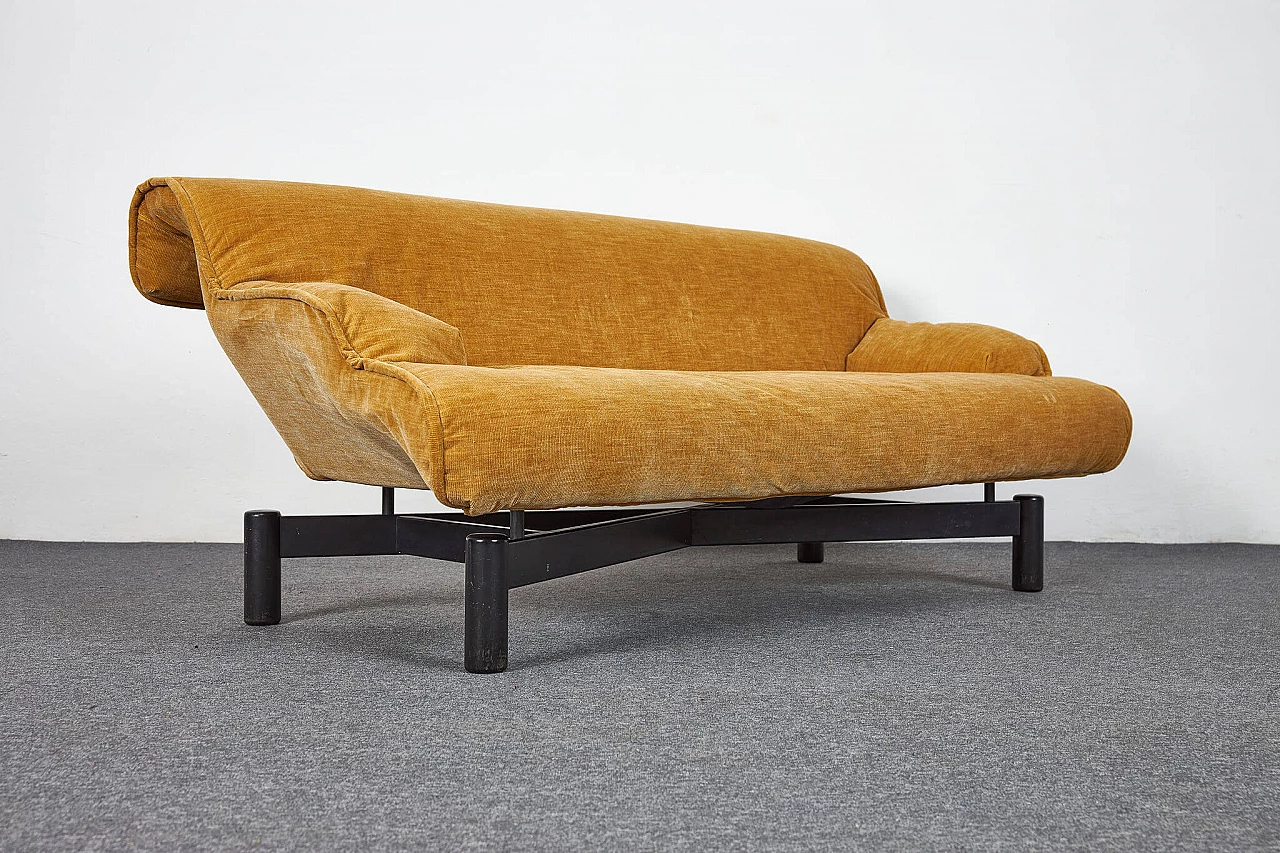 Sinbad sofa and coffee table by Vico Magistretti for Cassina, 1981 6