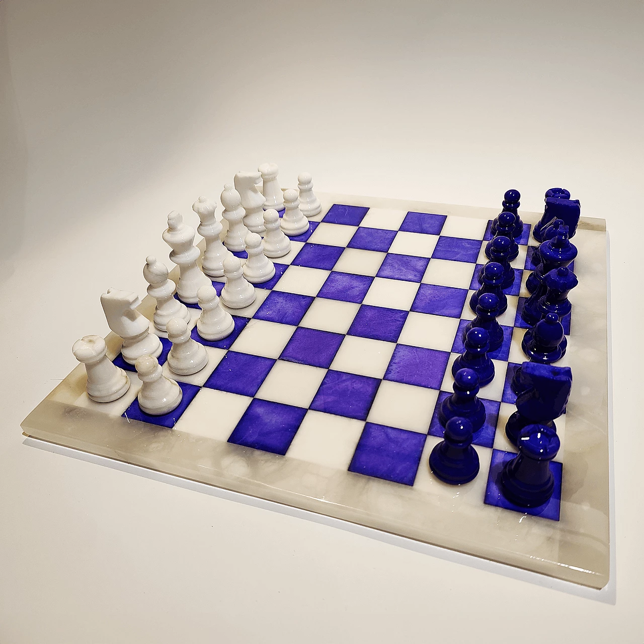 Scacchiera e scacchi in alabastro di Volterra, anni '70 2