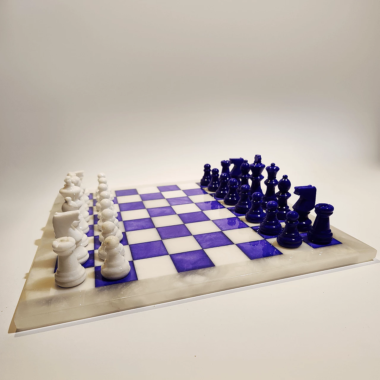 Scacchiera e scacchi in alabastro di Volterra, anni '70 3