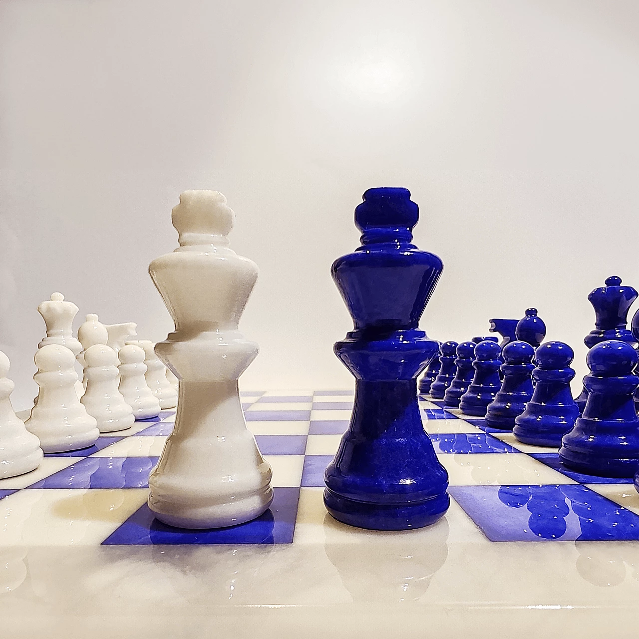 Scacchiera e scacchi in alabastro di Volterra, anni '70 5