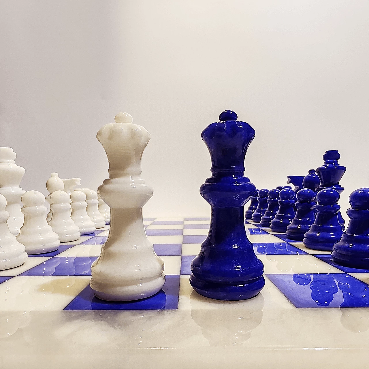 Scacchiera e scacchi in alabastro di Volterra, anni '70 6