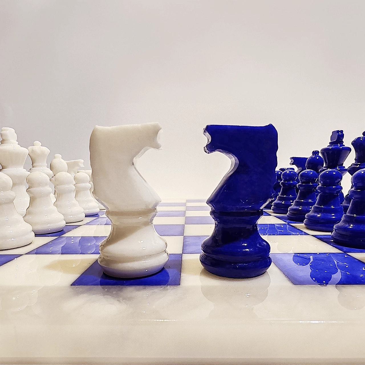 Scacchiera e scacchi in alabastro di Volterra, anni '70 8