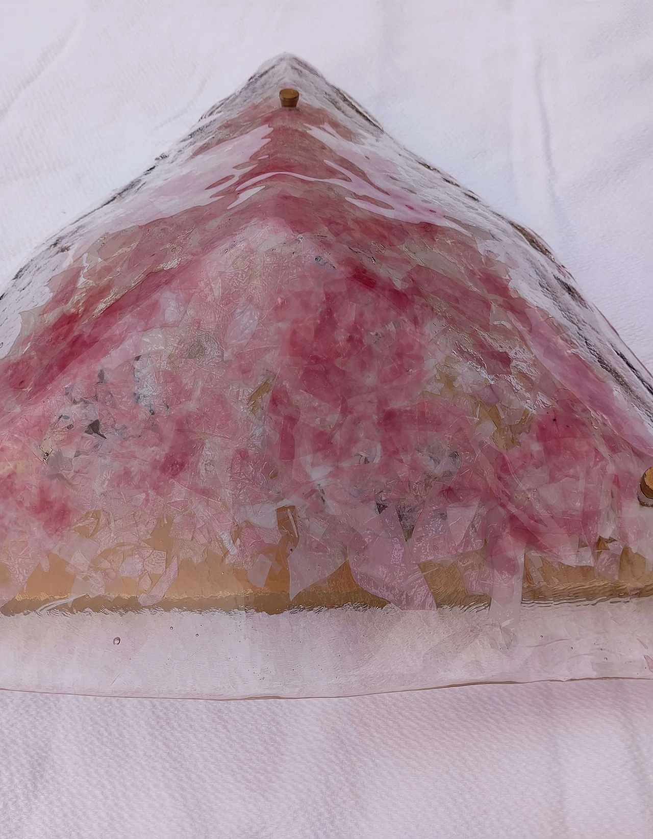 Lampadario triangolare in vetro di Murano rosa, anni '70 3