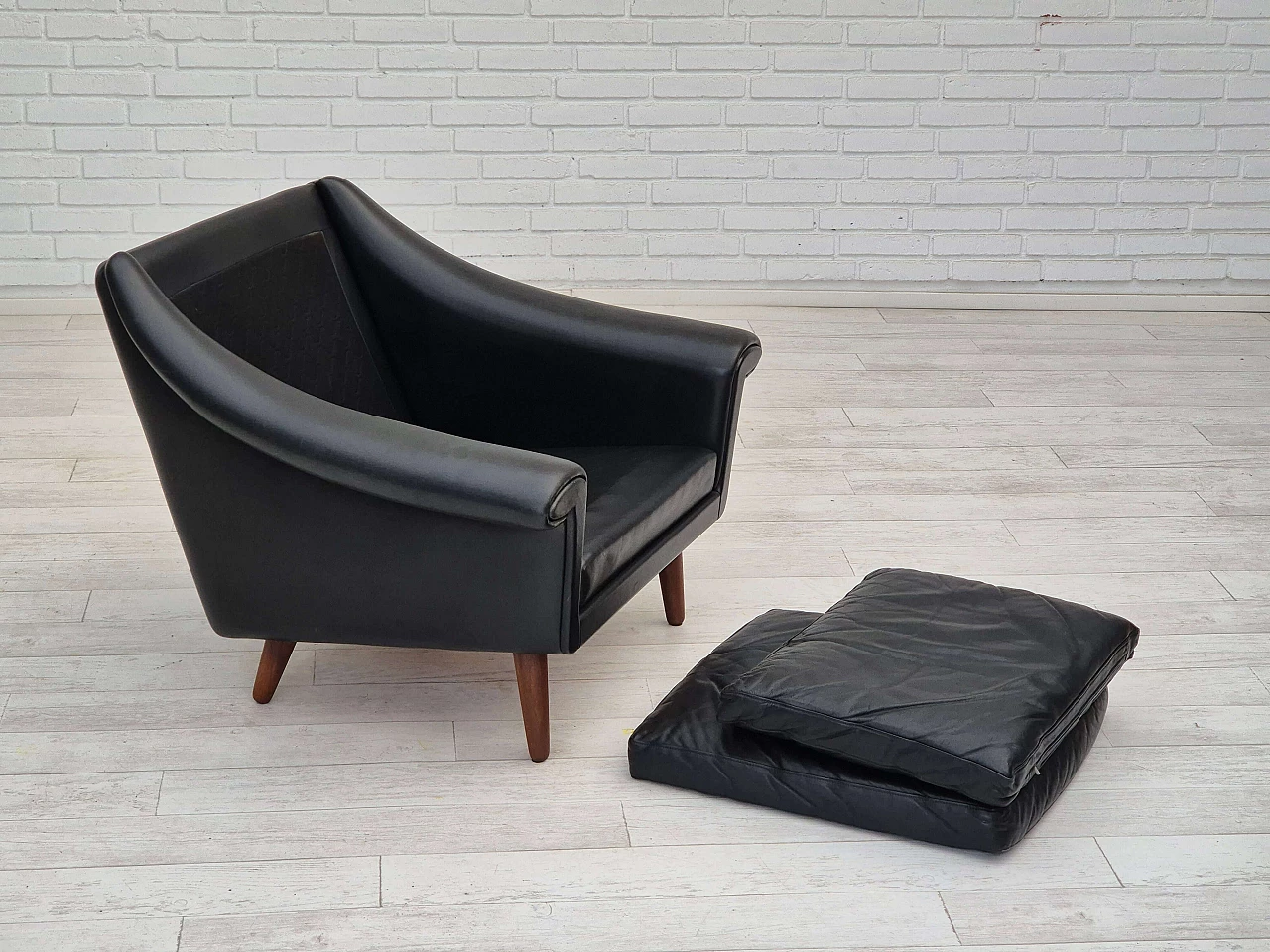 Pair of Matador armchairs by Aage Christiansen for Erhardsen & Andersen, 1960s 12