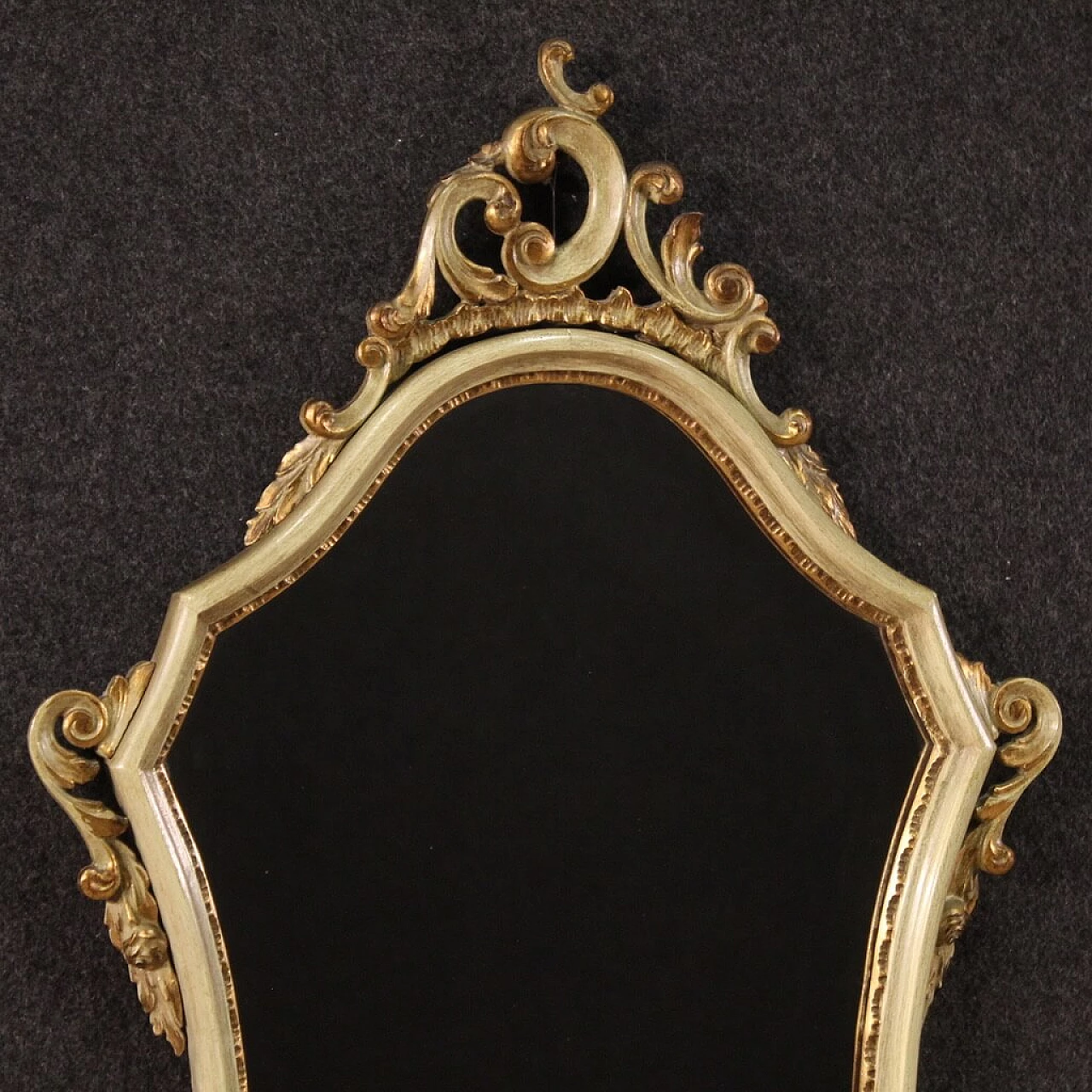 Specchiera in legno scolpito, laccato e dorato in stile veneziano, anni '80 3