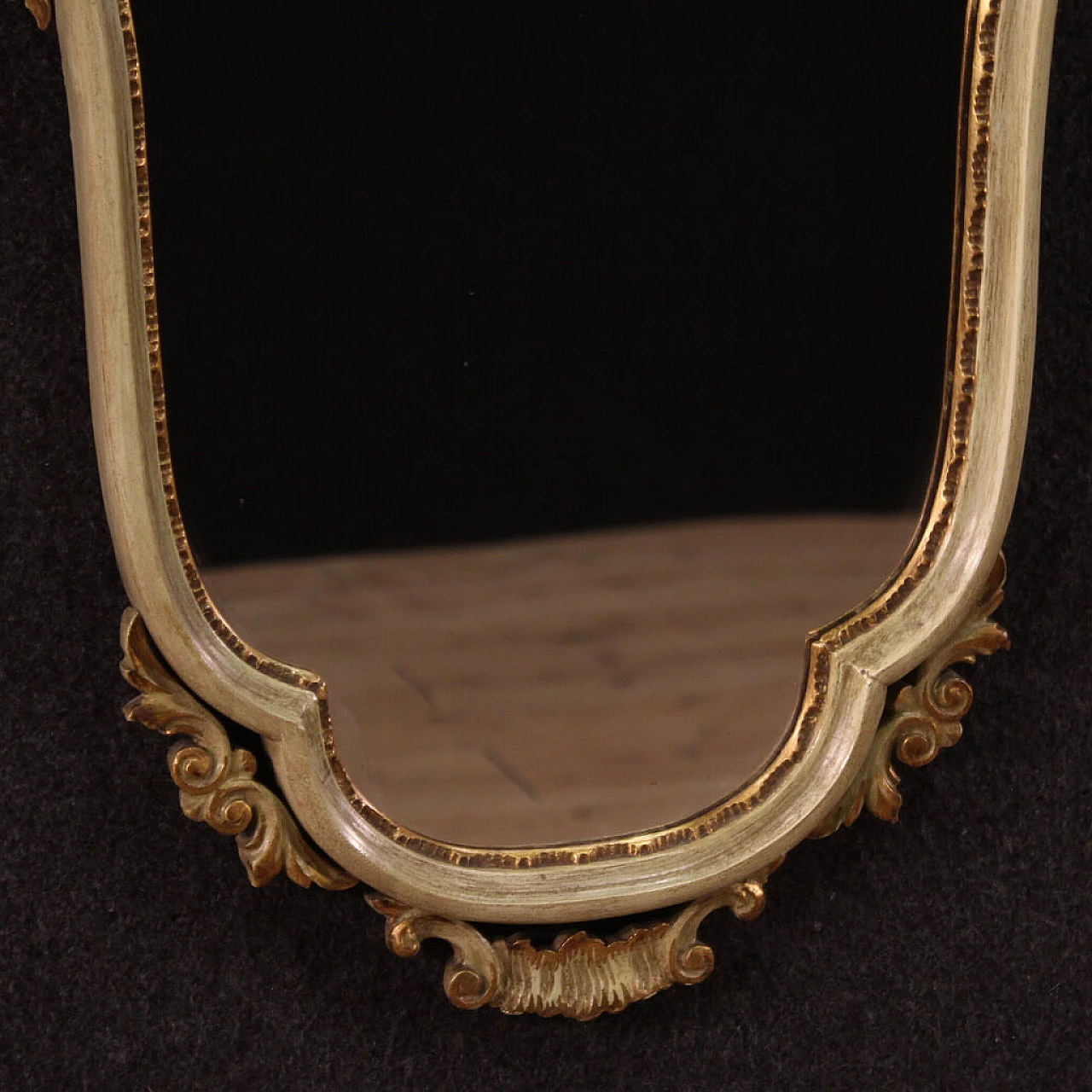 Specchiera in legno scolpito, laccato e dorato in stile veneziano, anni '80 4