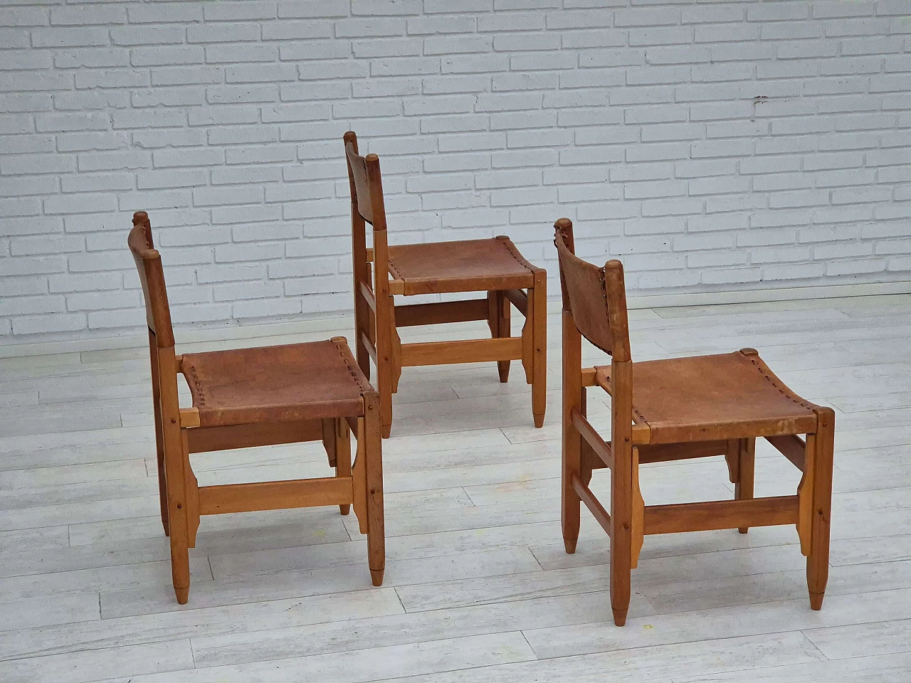 3 Oak and leather chairs by Werner Biermann for Arte Sano, 1960s 4