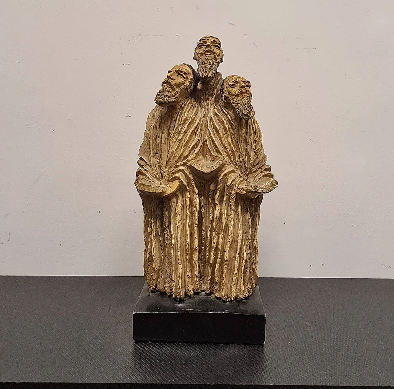 Enamelled stoneware sculpture depicting Jewish singing trio, 1960s 2