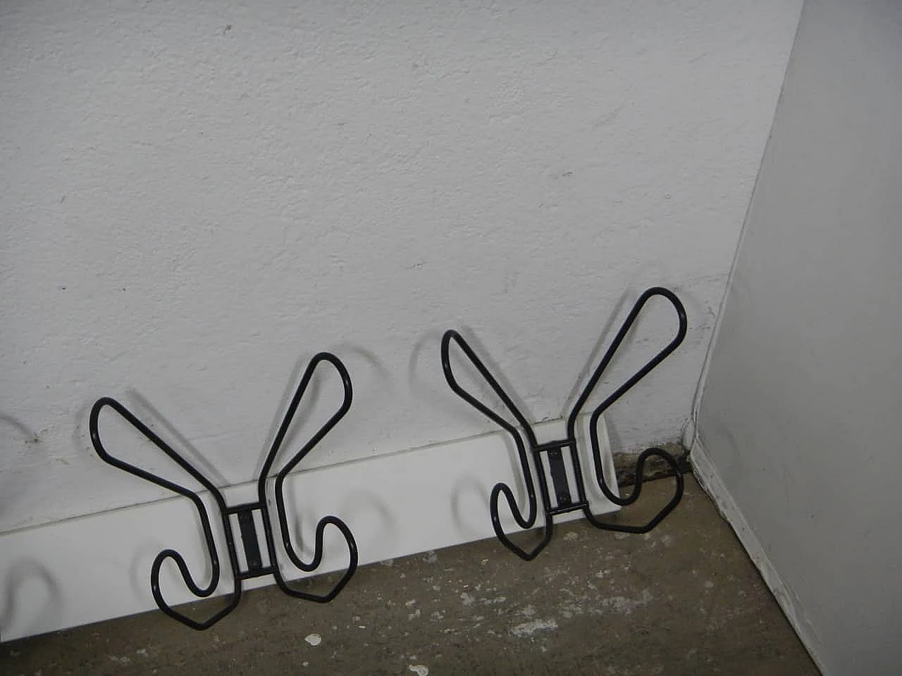 Appendiabiti in abete e metallo, anni '80 5