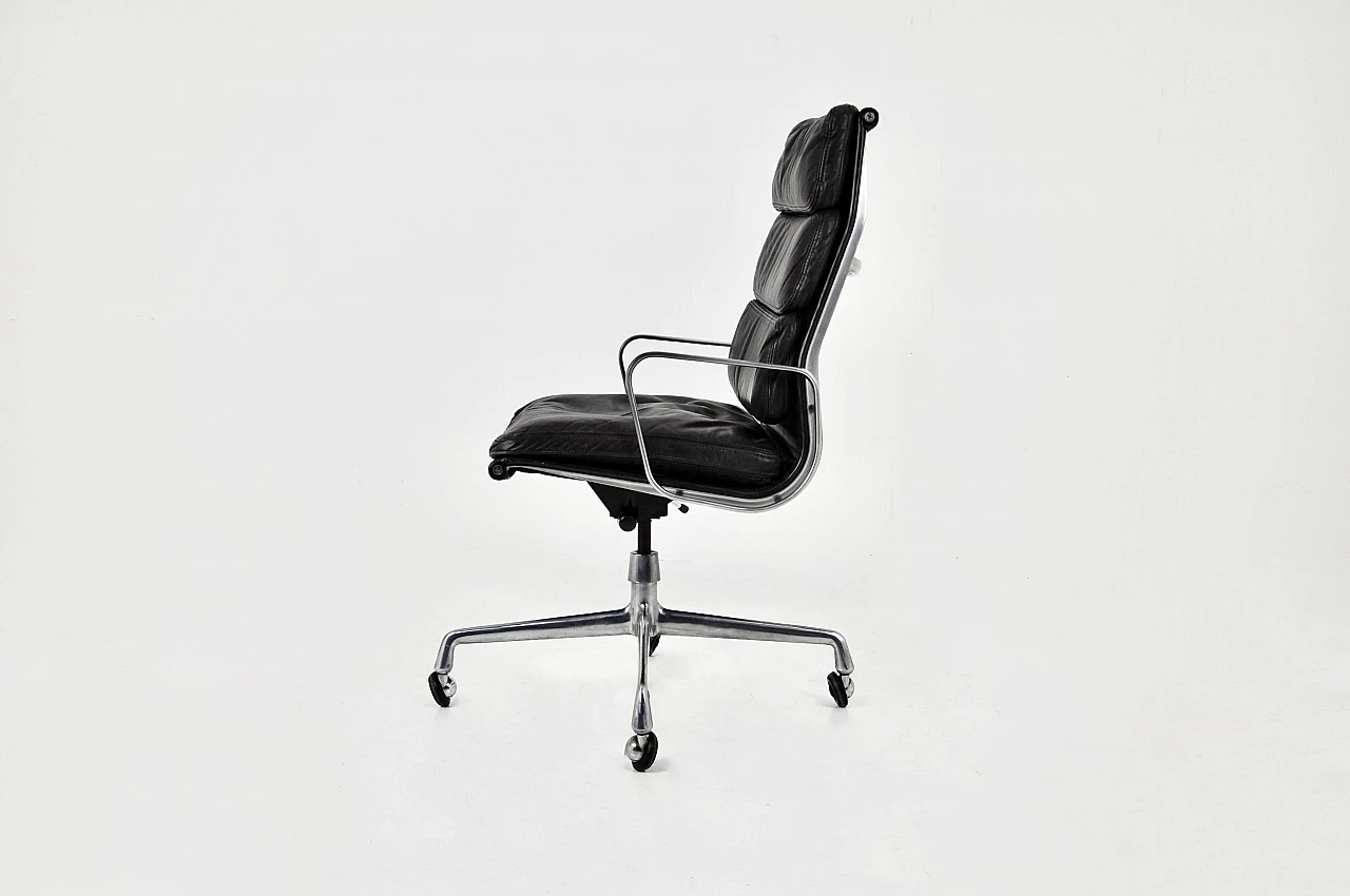 Poltrona EA 216 Soft Pad di Charles & Ray Eames per Herman Miller, anni '70 5