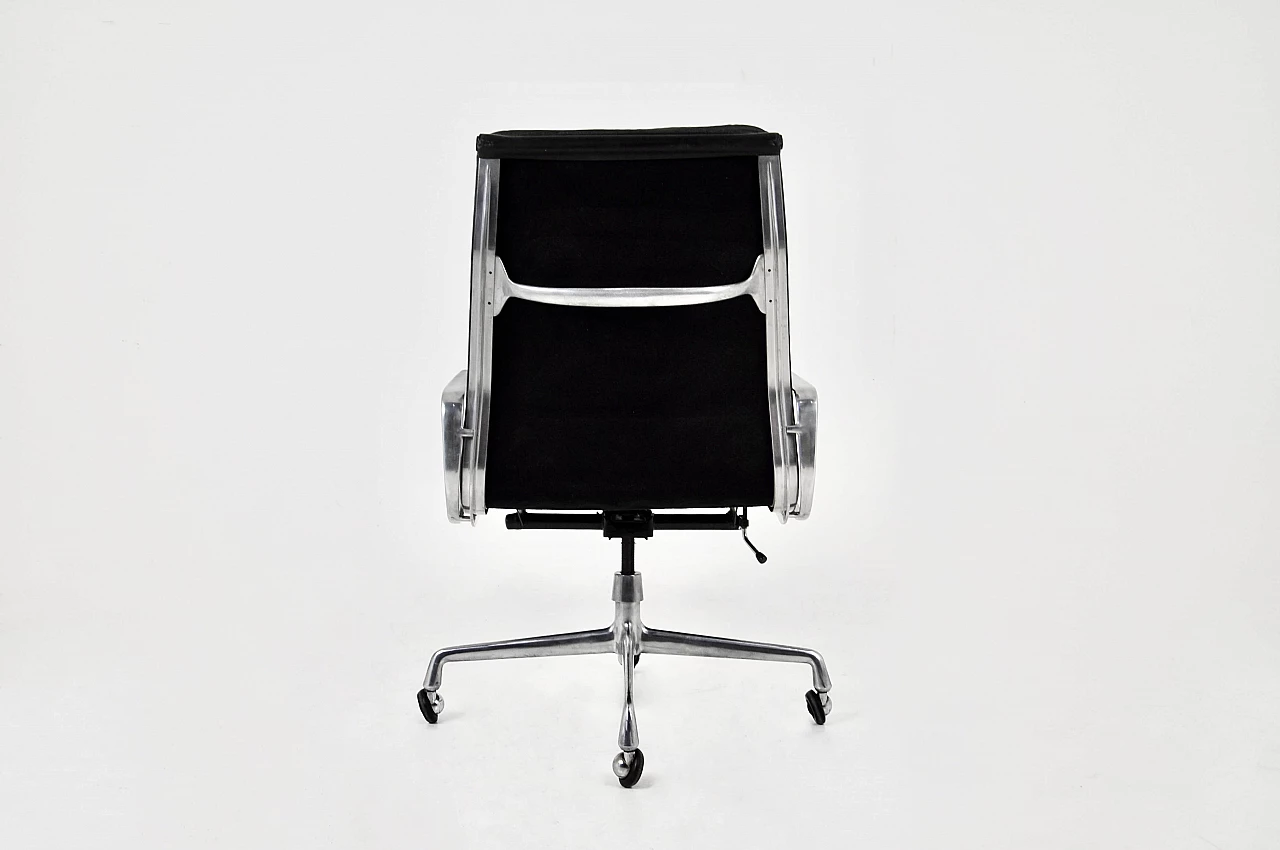 Poltrona EA 216 Soft Pad di Charles & Ray Eames per Herman Miller, anni '70 6