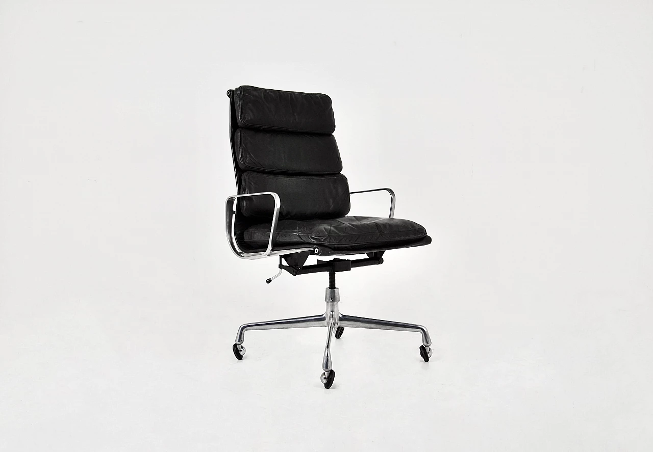 EA 216 Soft Pad armchair by Charles & Ray Eames for Herman Miller, 1970s 11