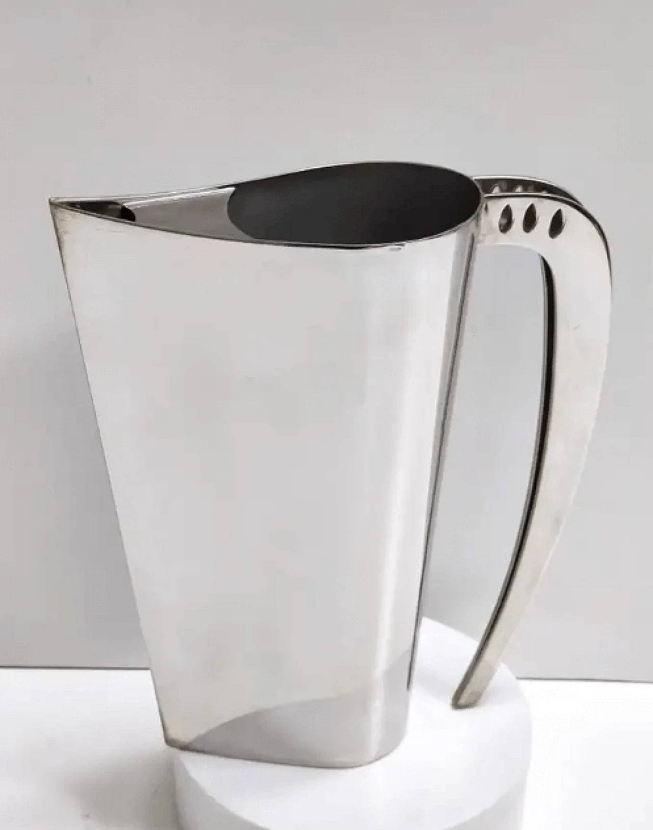 Kanye silver-plated brass postmodern jug by Lino Sabattini, 1980s 5