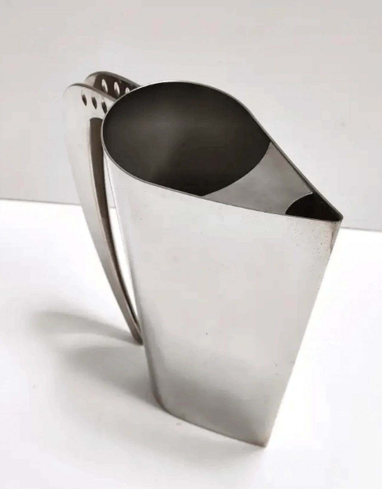 Kanye silver-plated brass postmodern jug by Lino Sabattini, 1980s 9