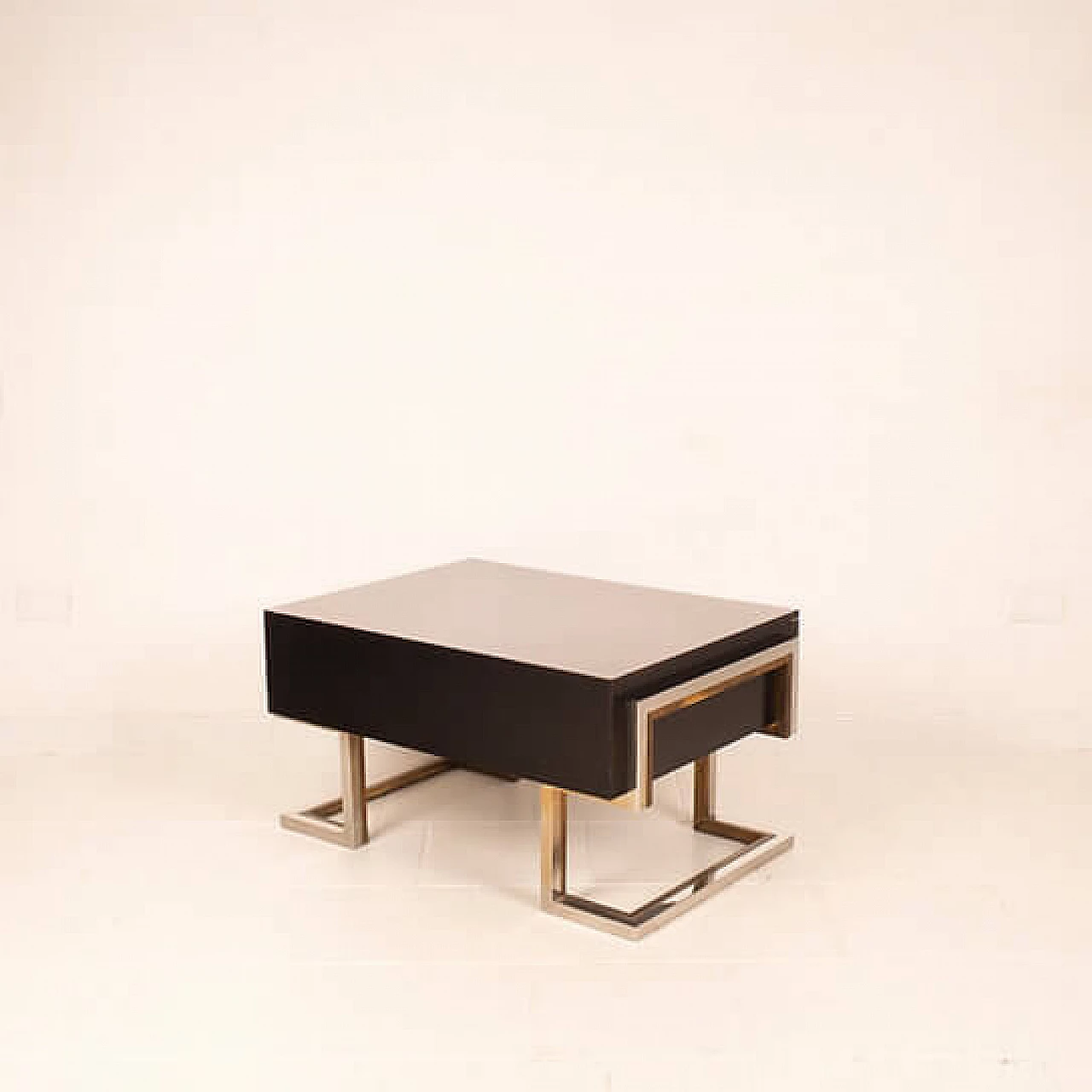 Tavolino in legno, ottone e acciaio di Romeo Rega, anni '70 8