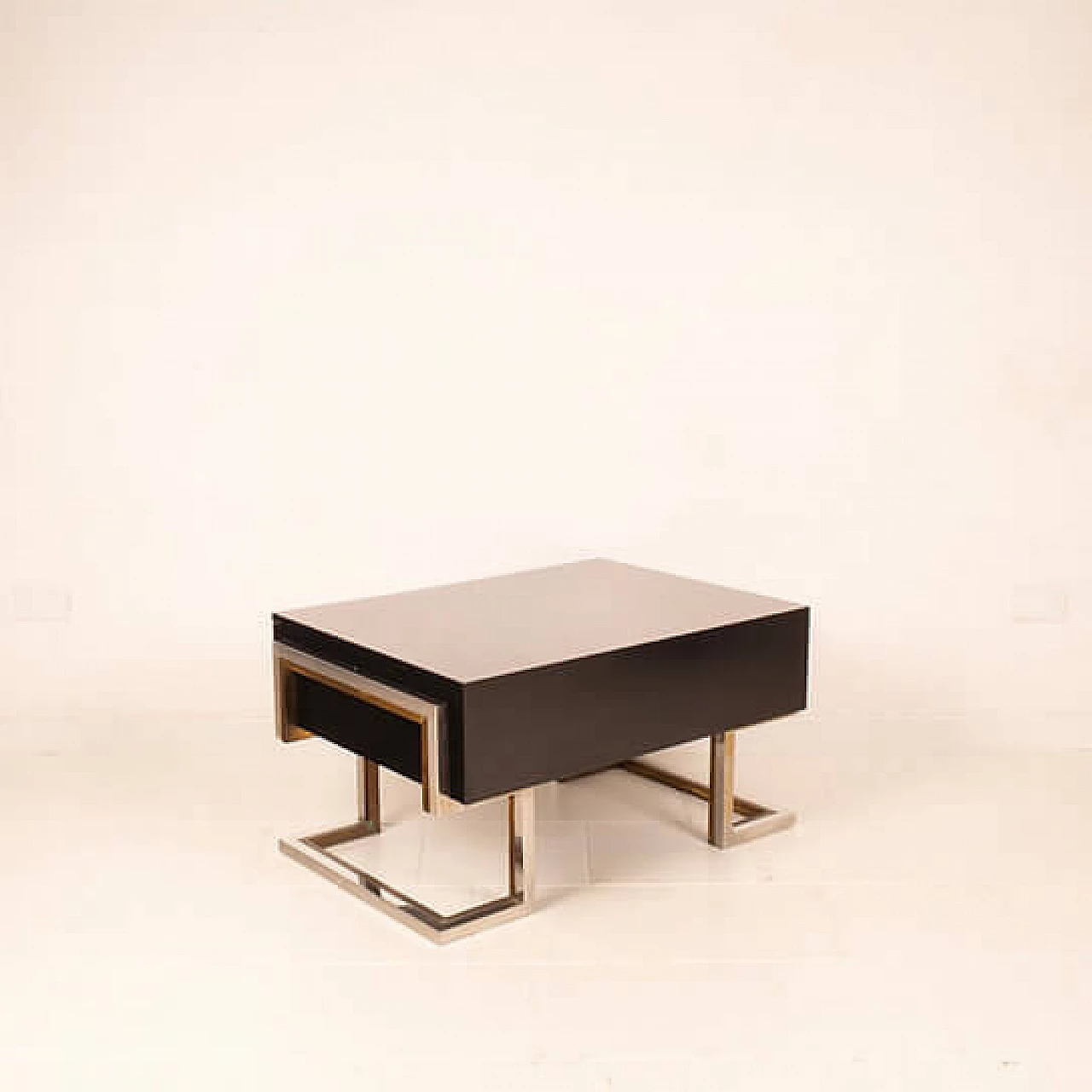 Tavolino in legno, ottone e acciaio di Romeo Rega, anni '70 11