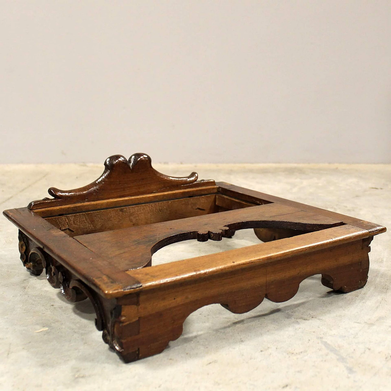 Louis XV table lectern in walnut, late 18th century 5