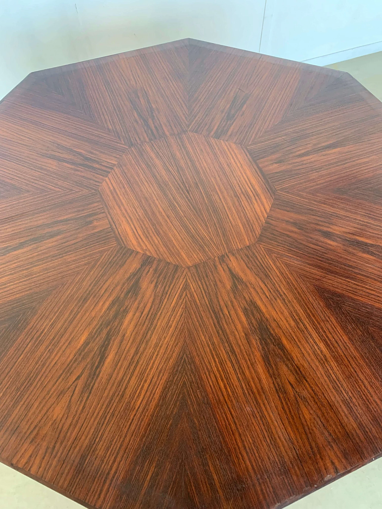 Tavolo ottagonale in teak intarsiato e metallo tubolare, anni '60 1376866