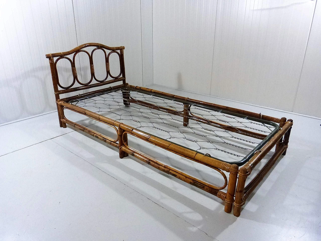 Brown varnished rattan daybed, 1970s 2